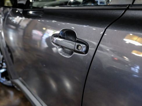 Used 2019 Toyota C-HR XLE FWD image 38