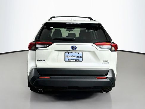 Used 2022 Toyota RAV4 XLE Premium AWD/4WD image 6