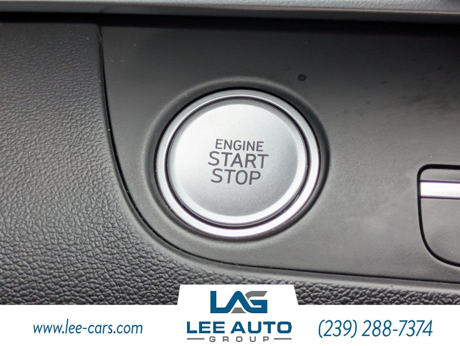 Used 2025 Hyundai Elantra Limited FWD image 26