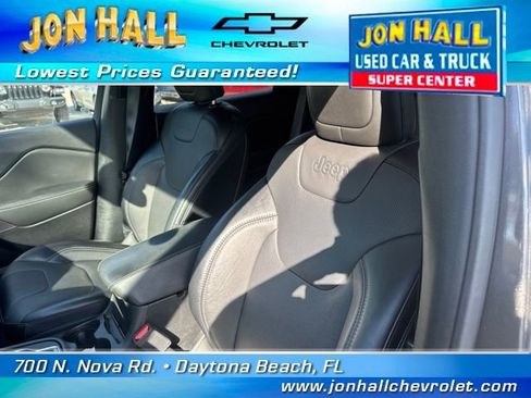 Used 2022 Jeep Cherokee Limited image 24