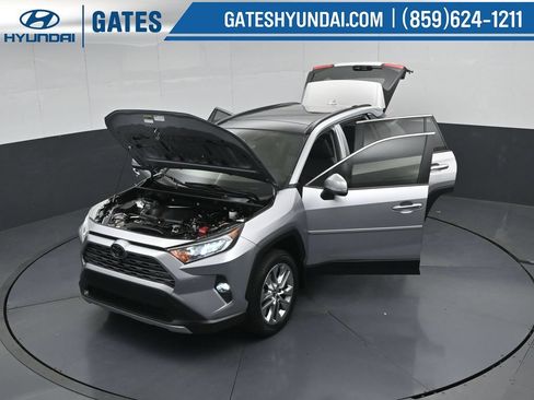 Used 2019 Toyota RAV4 Limited AWD/4WD image 56