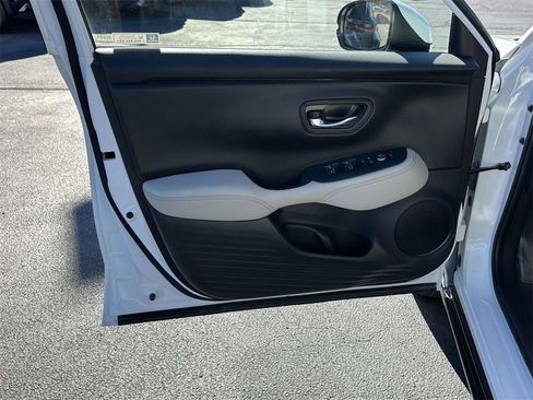 Certified 2024 Honda HR-V EX-L image 5