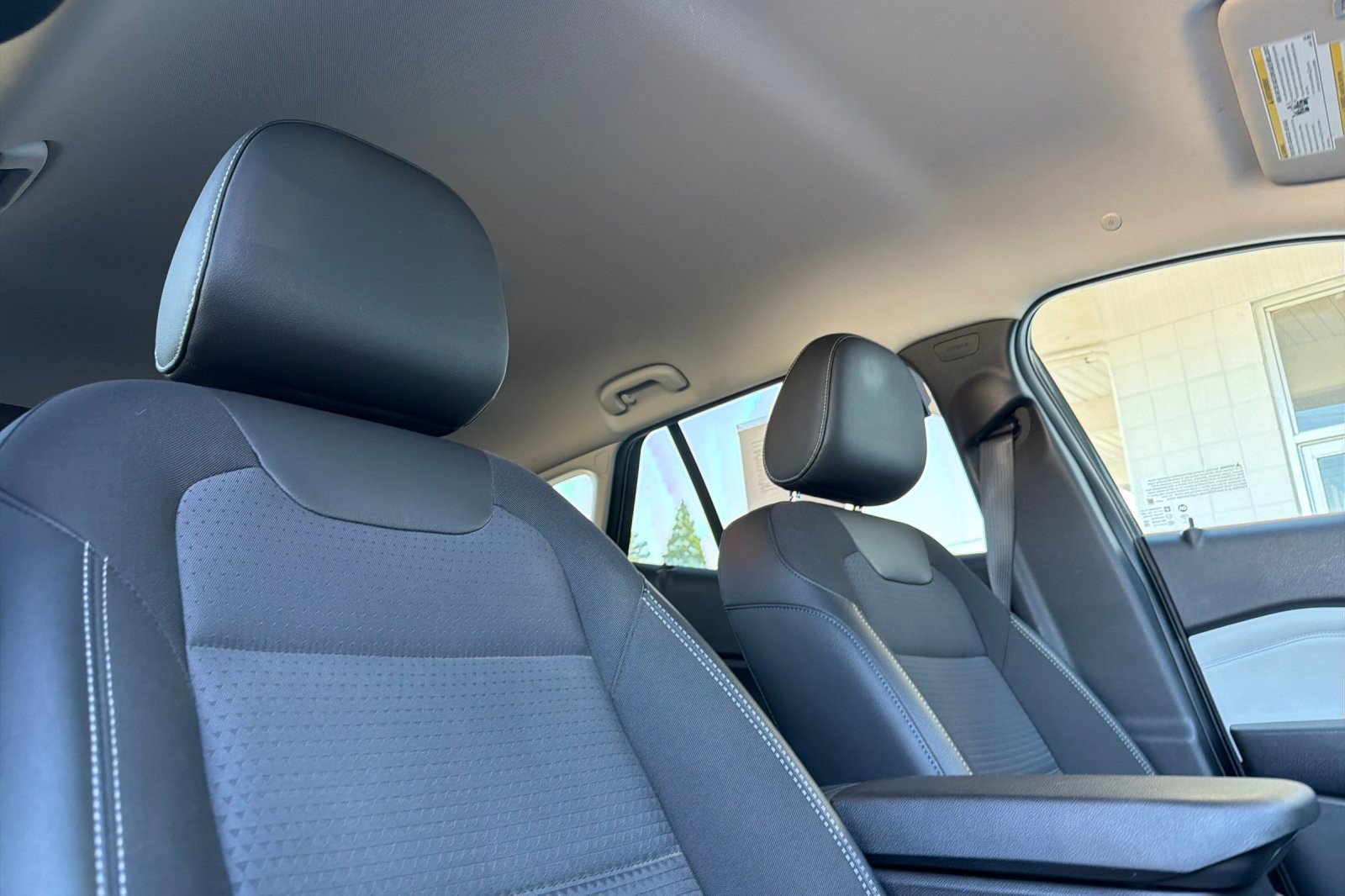 Used 2025 Chevrolet Trax LT FWD image 14