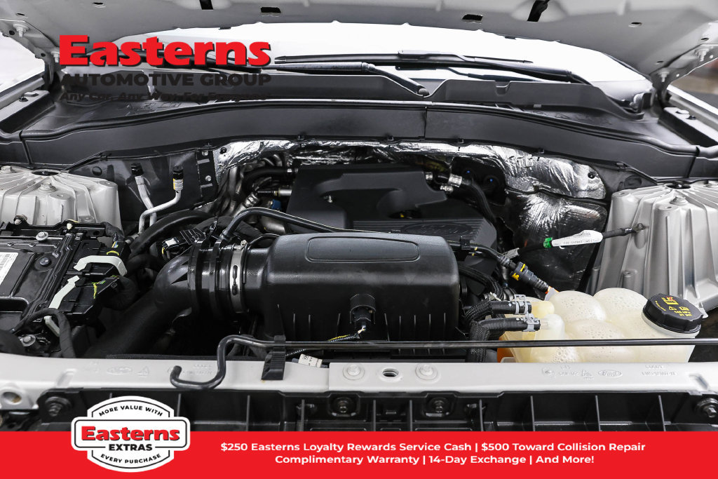 Used 2020 Ford Explorer XLT w/ Equipment Group 202A AWD/4WD image 8