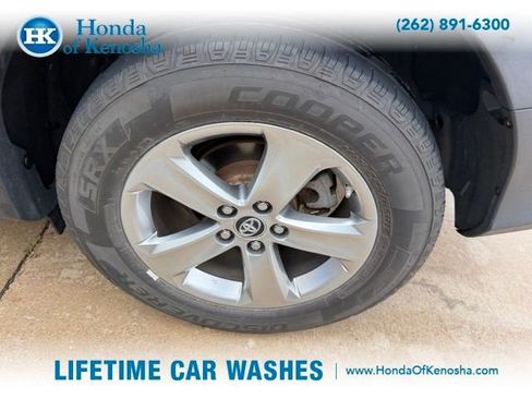 Used 2015 Toyota RAV4 XLE AWD/4WD image 3