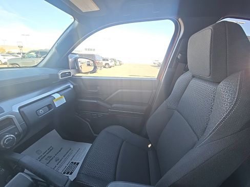 New 2025 Toyota 4Runner 4WD image 25