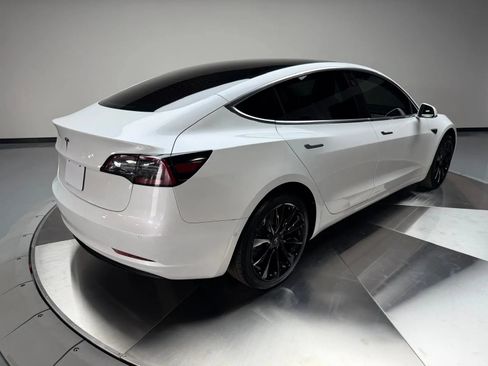 Used 2020 Tesla Model 3 Standard Range RWD image 2