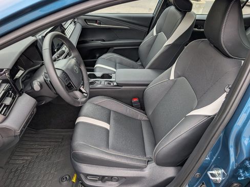 Used 2026 Toyota Camry SE w/ Convenience Package FWD image 2