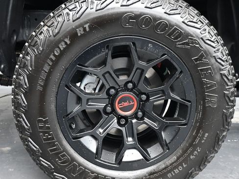 Used 2025 Toyota Tacoma TRD Pro image 10