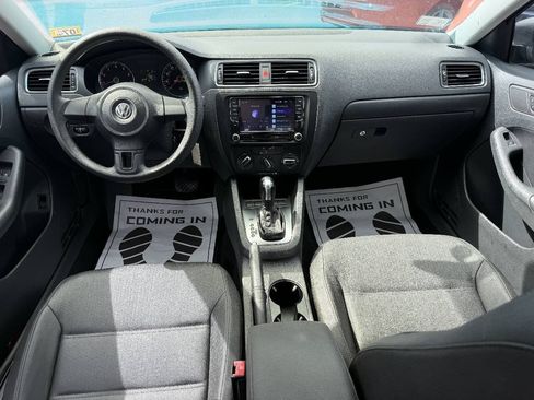 Used 2012 Volkswagen Jetta SE FWD image 9