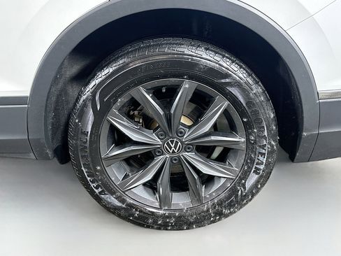 Used 2023 Volkswagen Tiguan SE AWD/4WD image 22