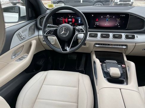 Used 2025 Mercedes-Benz GLE 350 4MATIC image 9