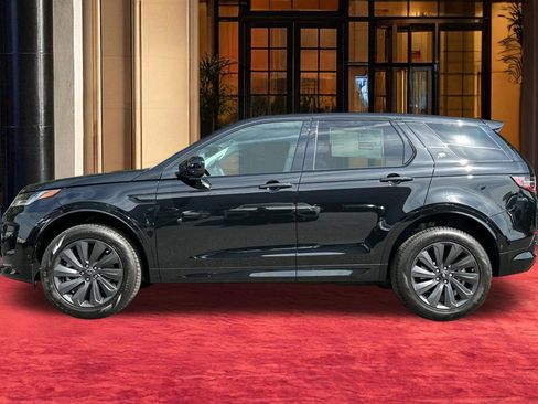 New 2025 Land Rover Discovery Sport S image 2