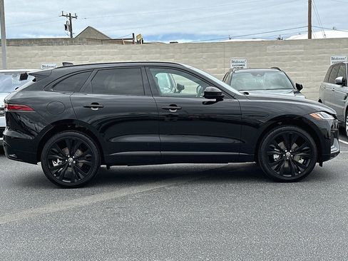 New 2024 Jaguar F-PACE R-Dynamic S image 6