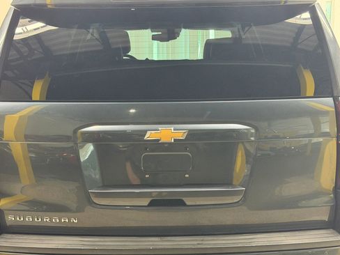Used 2020 Chevrolet Suburban LT AWD/4WD image 11