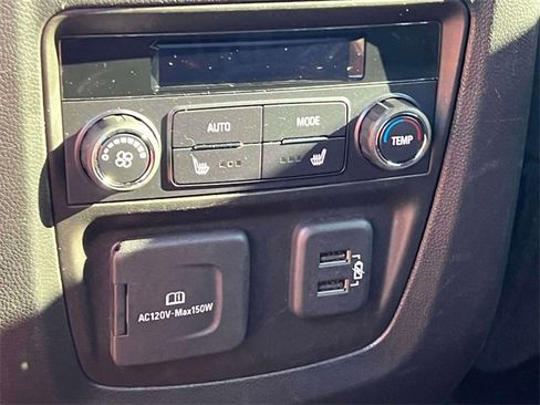 Used 2024 Buick Enclave Premium image 16