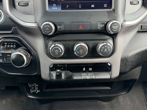 Used 2024 RAM 2500 Big Horn AWD/4WD image 30