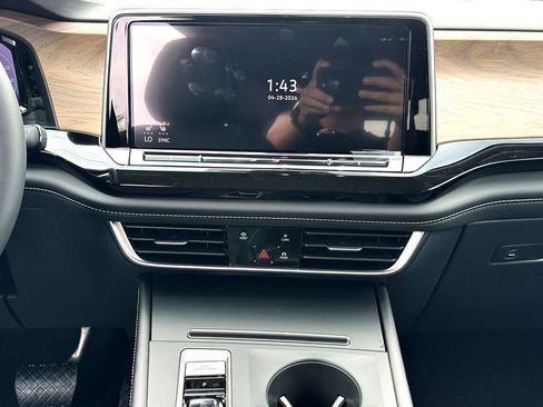 New 2026 Volkswagen Atlas SE FWD image 20