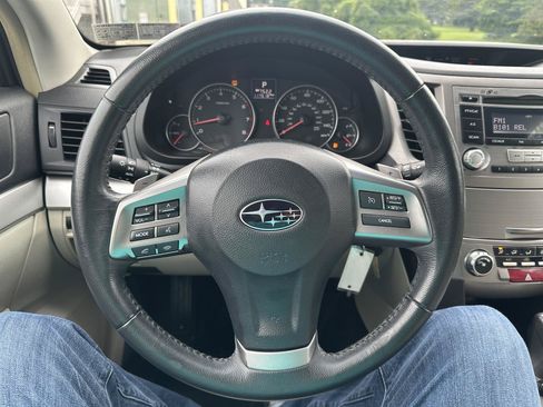 Used 2013 Subaru Outback 2.5i Premium w/ All-Weather Pkg AWD/4WD image 23