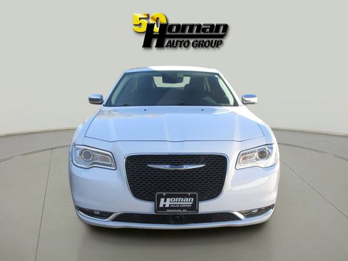 Used 2019 Chrysler 300 Limited w/ Safetytec Plus Group image 8