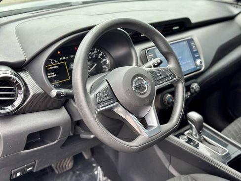 Used 2021 Nissan Kicks SV FWD image 9