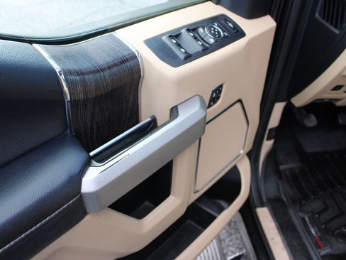 Used 2020 Ford F250 Lariat w/ Lariat Ultimate Package image 27