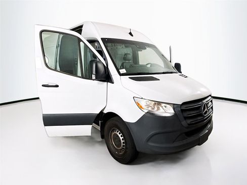 Used 2023 Mercedes-Benz Sprinter 2500 w/ Acoustic Package image 15