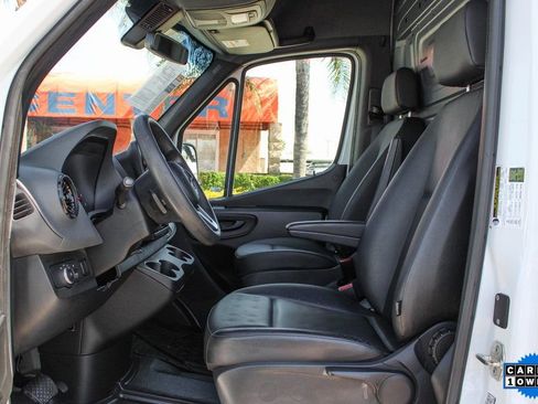 Used 2021 Mercedes-Benz Sprinter 144 Cargo image 13