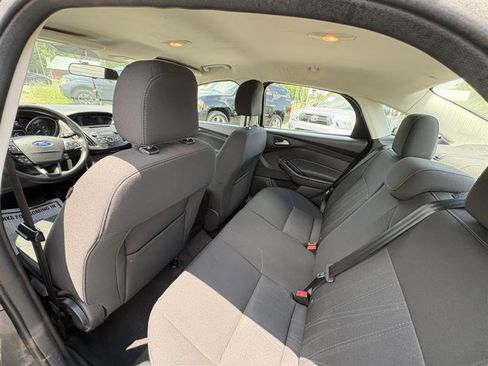 Used 2016 Ford Focus SE FWD image 14
