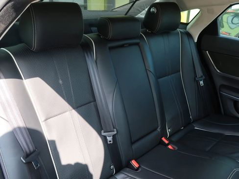 Used 2016 Jaguar XJ R-Sport image 23