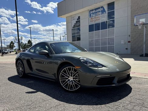 Used 2022 Porsche 718 Cayman w/ Premium Package RWD image 2