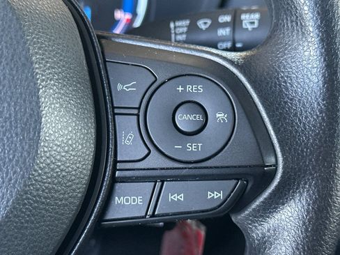 Certified 2025 Toyota RAV4 LE image 29