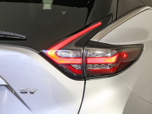 Used 2023 Nissan Murano SV image 7