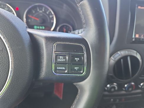 Used 2016 Jeep Wrangler Sport w/ Quick Order Package 24S AWD/4WD image 17