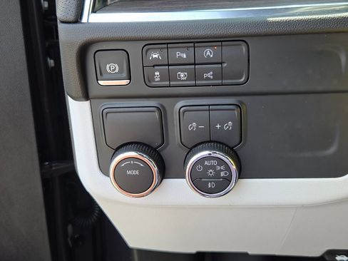Certified 2025 Chevrolet Tahoe Premier RWD image 28
