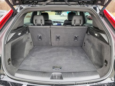 Used 2023 Cadillac XT4 Luxury w/ Cold Weather Package image 28