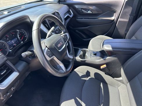 Used 2024 GMC Terrain SLE image 10