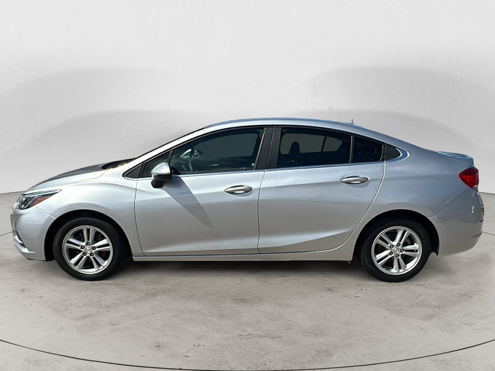 Used 2016 Chevrolet Cruze LT w/ Convenience Package FWD image 3