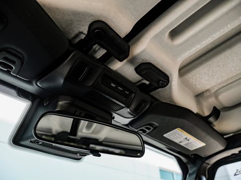 Used 2024 Jeep Gladiator Sport image 38