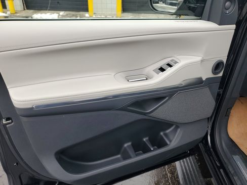 New 2025 Lincoln Navigator Reserve image 8