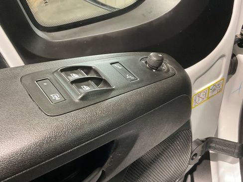 Used 2024 RAM ProMaster 2500 w/ Convenience Group image 7