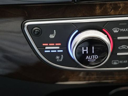 Used 2017 Audi Q7 3.0T Prestige w/ Prestige Package image 27