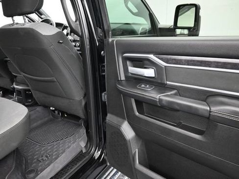 Used 2024 RAM 2500 Big Horn AWD/4WD image 20