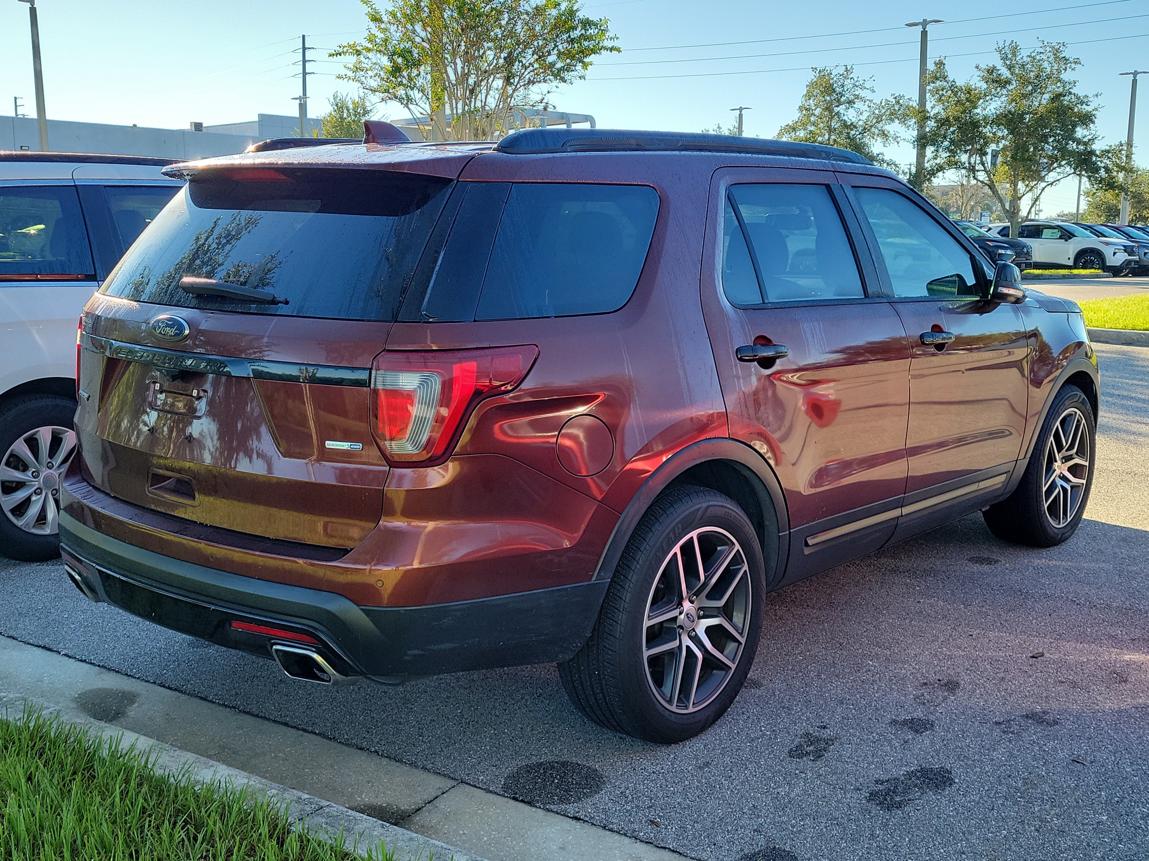 Used 2016 Ford Explorer Sport w/ Equipment Group 401A AWD/4WD image 3
