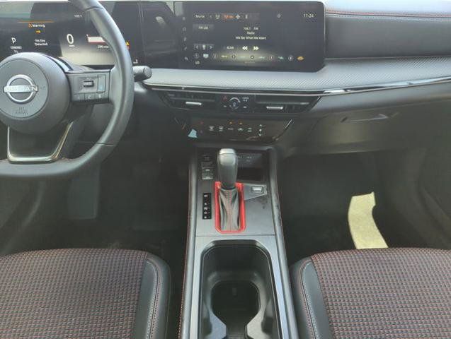 Certified 2025 Nissan Kicks SR FWD image 26