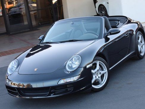 Used 2006 Porsche 911 Carrera RWD image 1