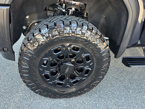 Used 2024 GMC Sierra 3500 Denali Ultimate AWD/4WD image 32