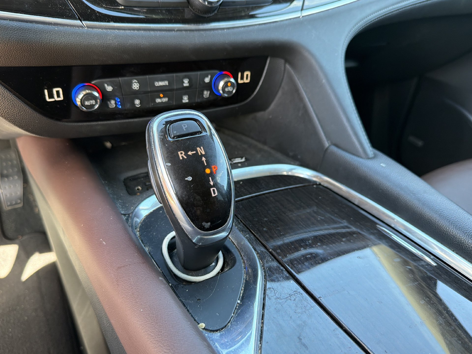 Used 2021 Buick Enclave Avenir w/ LPO, Hit The Road Package FWD image 6