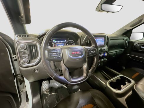 Used 2021 GMC Sierra 1500 AT4 w/ Technology Package AWD/4WD image 7