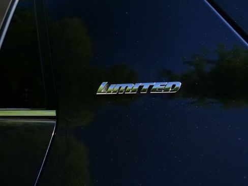 Used 2023 Toyota 4Runner Limited AWD/4WD image 29